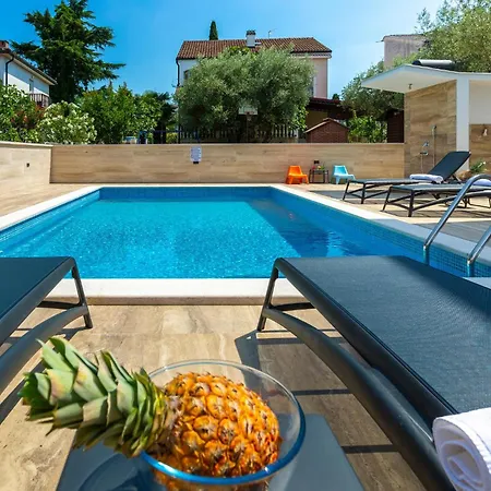 Beautiful In With Kitchen Malinska