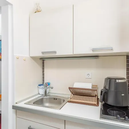 Beautiful In With Kitchen Apartment